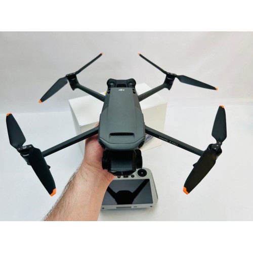 Квадрокоптер DJI Mavic 3 Pro в Рязани с пультом DJI RC